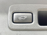 【パワーバックドア】スマートキーや運転席のボタンを押すだけでリアゲートが自動で開閉します!荷物を持っている時や、高い位置にあるバックドアを閉める際に便利な機能です♪