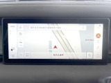 ●純正ナビ:一体感のあるナビは、高級感ある車内を演出してくれます。オーディオ機能も充実しておりますので、運転もより楽しめます♪