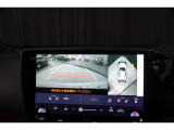 上から車両を見下ろしたような映像をナビゲーション画面に表示する「パノラミックビューモニター(床下透過表示機能付き)も搭載しています。
