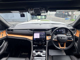 視認性に優れたインパネで、運転に必要な情報をひと目で確認できます。