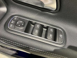 メモリー付き電動シートも装備されておりますのでシート位置を3パターン記憶できます。
