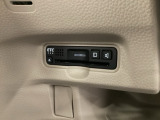 ハンドルの左下にETCがついています。高速道路の料金所の通過も楽々です。カードの取り出しもしやすい場所についています。