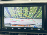 【バックカメラ】駐車時に後方がリアルタイム映像で確認できます。大型商業施設や立体駐車場での駐車時や、夜間のバック時に大活躍!運転スキルに関わらず、今や必須となった装備のひとつです!