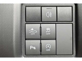 上質で落ち着いた印象のインパネ。直感的に操作できるスイッチレイアウトです。