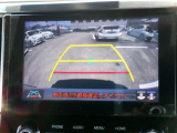 バックモニター付きですので、日常の駐車はもちろん、人や障害物などを映像で確認できるので安心です!(補助装置になりますので、目視でもご確認ください)