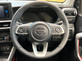 【純正革巻きステアリング】上質な革を使用することで、手にしっかり馴染みとても運転しやすいハンドルです♪
