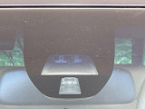 【シティブレーキアクティブシステム】低速走行中に前方の車両等を認識し、衝突しそうな時は警報とブレーキで衝突回避と被害軽減をアシスト。より安全にドライブをお楽しみいただけます。