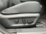 パワーシート完備ですので乗り降りも楽々できます!