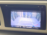 【バックカメラ】駐車時に後方がリアルタイム映像で確認できます。大型商業施設や立体駐車場での駐車時や、夜間のバック時に大活躍!運転スキルに関わらず、今や必須となった装備のひとつです!