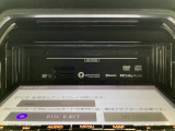 センターディスプレイオープンで音楽CD、DVDが挿入可能です。