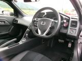 機能的な運転席は運転の妨げにならずストレスを感じさせません。