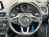 【純正革巻きステアリング】上質な革を使用することで、手にしっかり馴染みとても運転しやすいハンドルです♪