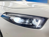 ●LEDヘッドライト:夜間走行時も良好な視界を確保し安心して運転できる高輝度LEDヘッドライトを装備!点灯速度が早く、消費電力も抑えられています。