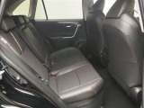 ゆとりある広々とした車内空間は、ドライブを始め買い物やレジャーなど、幅広く活躍します。一人でもみんなとでもお出かけを楽しみましょう!