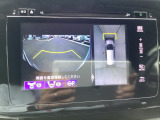 マルチビュー装備でクルマをまるで上空から見下ろしたように路面を映し出す「グラウンドビュー」をはじめ、状況に応じて視界をディスプレーに表示