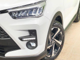 【シーケンシャルターンランプ付きLEDヘッドライト】人気の『流れるウィンカー』付きのLEDヘッドライトを装備♪高級感はもちろん、点灯時は存在感たっぷりで他車からも認識されやすく安心です。