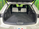 【パワーバックドア】スマートキーや運転席のボタンを押すだけでリアゲートが自動で開閉します!荷物を持っている時や、高い位置にあるバックドアを閉める際に便利な機能です♪