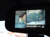 【アラウンドビューモニター】上から見下ろすような視点でスムース駐車をサポートしてくれるアラウンドビューモニター(^v^)ルームミラーに映し出されます。