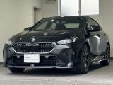 この度は弊社認定中古車をご覧いただき誠にありがとうございます。弊社はBMW 正規ディーラーですので遠方のお客様も安心してご購入下さい。ご不明な点がございましたらお気軽にお申し付けください。