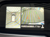 【アラウンドビューモニター】専用のカメラにより、上から見下ろしたような視点で360度クルマの周囲を確認することができます☆死角部分も確認しやすく、狭い場所での切り返しや駐車もスムーズに行えます。
