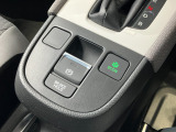 ホンダセンシング装着車となっております。衝突軽減ブレーキ、誤発進抑制機能、歩行者事故低減ステアリング、路外逸脱抑制機能、アダプティブクルーズコントロール、車線維持支援システム他、安全運転を幅広く支援。