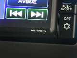 日産純正ナビゲーションのMJ119D-Wが付いています。
