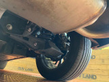 お車を安心してお乗りいただく為には、足回りの定期点検が欠かせません。サービスサポート(有償保証)では無料点検もご提供しており、安心のカーライフをお過ごしいただけるサポート体制が整っています。