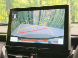 【バックカメラ】駐車時に後方がリアルタイム映像で確認できます。大型商業施設や立体駐車場での駐車時や、夜間のバック時に大活躍!運転スキルに関わらず、今や必須となった装備のひとつです!