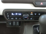 オートエアコンでお好みの温度になり、運転に集中できます。