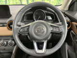 【純正革巻きステアリング】上質な革を使用することで、手にしっかり馴染みとても運転しやすいハンドルです♪