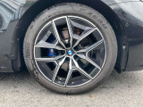 自動車保険も純正のクオリティを。BMWの正規ディーラーのみが取り扱い可能な、BMW専用自動車保険。専任のスタッフが皆様のカーライフを24時間365日サポート致します。