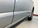 右フロントドア傷凹みあります。