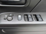 運転席のパワーウインドースイッチ部です。よく触れる場所だからこそ、使用状態があらわれますよね。ぜひこうした所もチェックしてください。