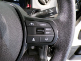 【ステアリングリモコン】ステアリングにオーディオ調節可能なスイッチが装備されていますので運転中でも視線をそらさずにオーディオの調節が可能です!