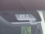 【三菱e-Assist】走行中に前方の車両等を認識し、衝突しそうな時は警報とブレーキで衝突回避と被害軽減をアシスト。より安全にドライブをお楽しみいただけます。