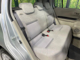 コンパクトカーですが、セカンドシートは十分な広さがあり快適にお乗りいただけます♪シートを倒して大きな荷物を積んだりと、用途の幅が広い1台です。