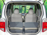 普段のお買い物や通勤、送迎等に十分な荷室スペースを確保しております。セカンドシートを倒すと、大きな荷物の積載も可能です♪