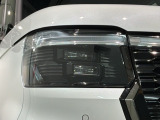 LEDヘッドライトは、点灯の瞬間から最大光量を発揮し、突然暗くなるトンネルなどでの安定感を高めます。