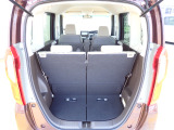 ◆定員乗車時のカーゴルームです。普段のお買い物の荷物やたくさんの収納が可能です。