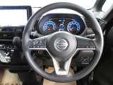 運転が楽しくなる明るく開放的な運転席まわりです。
