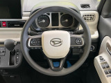 インテリアに合わせたデザインのステアリングは、運転される方のことも考え、運転しやすい形状、大きさです。是非一度、実際に触ってお確かめください。