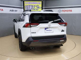 バックカメラが付いているので後方確認が非常にしやすいです。今や運転初心者も熟練者も必須装備!ついていて損はないですね♪