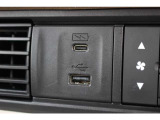 インパネトレーの下にはType-C(3A)のUSBジャックを備えています。