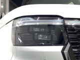 LEDヘッドライトは、点灯の瞬間から最大光量を発揮し、突然暗くなるトンネルなどでの安定感を高めます。