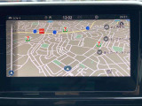 スマートフォン用アプリ[Apple CarPlay][Android Auto]対応の純正ナビ Discover Pro を装備、ラジオのほか、USB、Bluetoothハンズフリー通話にも対応。