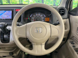 インテリアに合わせたデザインのステアリングは、運転される方のことも考え、運転しやすい形状、大きさです。是非一度、実際に触ってお確かめください。