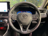【純正革巻きステアリング】上質な革を使用することで、手にしっかり馴染みとても運転しやすいハンドルです♪