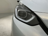 LEDヘッドライトは、点灯の瞬間から最大光量を発揮し、突然暗くなるトンネルなどでの安定感を高めます。