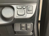 オートマチックハイビームとは、先行車や対向車のライトを認識し、ハイビームとロービームを自動で切り替える機能です。夜道の視界を確保します。詳細は販売店スタッフまでおたずねください。