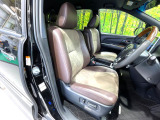 運転席シート廻りは使用感も少なく、良好な状態となっています。丁寧に使われていたことがよくわかりますね。